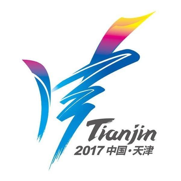在小品表演中，陈佩斯借鉴了相声的“抖包袱”技巧和戏曲的夸张表演程式，使小品既有语言幽默又有形体喜剧的美感。