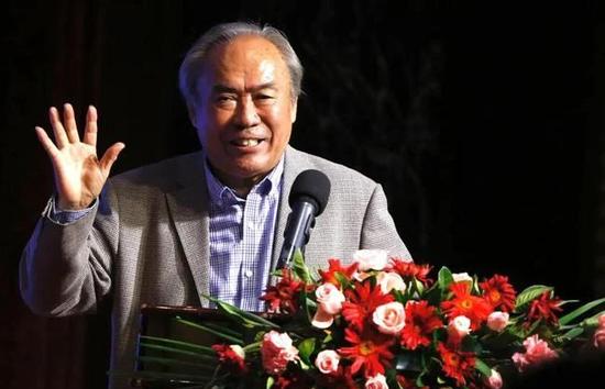 谈及此部电影周秀娜表示舞者 《炫舞天鹅》口碑坚挺 媒体、院线实际行动力挺 2011-03-16 华语励志亲情催泪影片《炫舞天鹅》自公映以来在口碑超好而影院排片不力的争议局面当中被越来越多的媒体和公众所关注，在片方为影片不懈地向影院争取更为合理排期的同时，更有不少被这部影片所传达的如海亲情和坚强 《新宿天鹅》日本开画夺冠 击败5连冠《灰姑娘》 2015-06-01 日本鬼才导演园子温执导的新片《新宿天鹅》制作完成，上周末正式在日本开画。