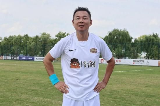 影片通过生母、养父、岁岁之间的互动碰撞，引导观众思考：家与原谅，如同量子纠缠。